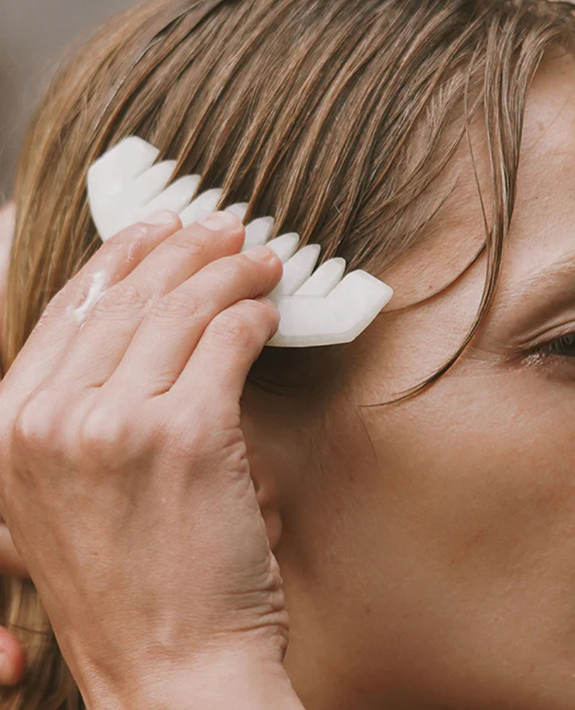NAJEAU  •  Gua Sha Scalp Comb